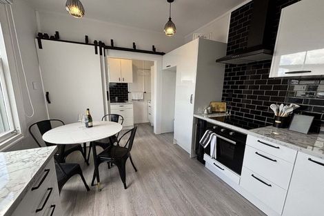 Photo of property in 10a Hereford Street, West End, Palmerston North, 4410