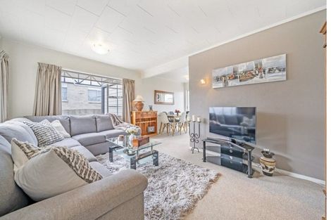 Photo of property in 11f5- John Street, Trentham, Upper Hutt, 5018