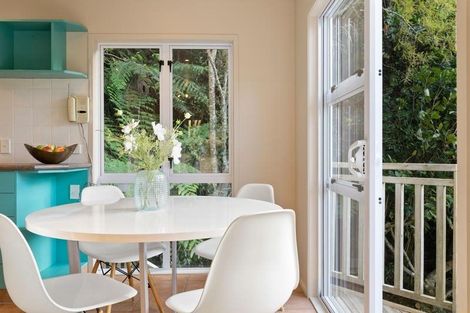 Photo of property in 3a Sylvan Valley Avenue, Titirangi, Auckland, 0604