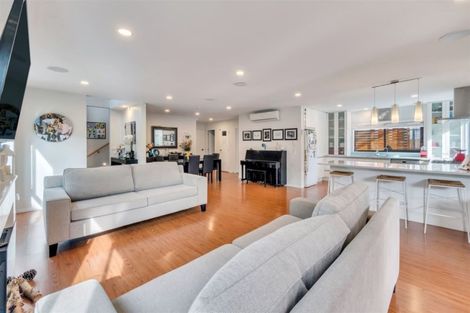 Photo of property in 7a Roberts Road, Te Atatu South, Auckland, 0610