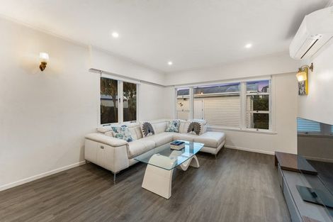 Photo of property in 8 Becroft Drive, Forrest Hill, Auckland, 0620