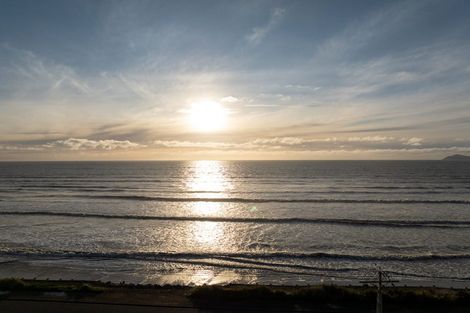 Photo of property in 77 The Parade, Paekakariki, 5034