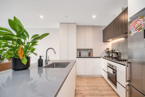 Photo of property in 1/37 Woodlands Crescent, Browns Bay, Auckland, 0630