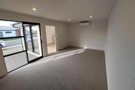 Photo of property in 35 Chambers Avenue, Woodend, 7610