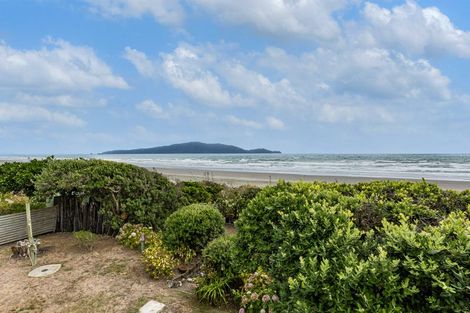 Photo of property in 69 Field Way, Waikanae Beach, Waikanae, 5036