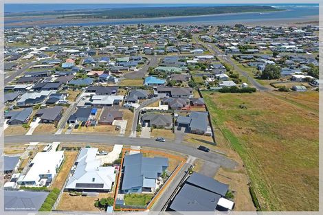Photo of property in 10 Story Street, Foxton Beach, Foxton, 4815