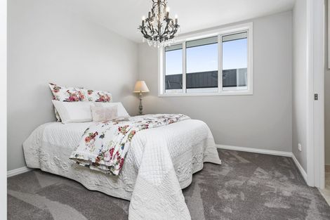 Photo of property in 129 Saint Kilda Road, Cambridge, 3434