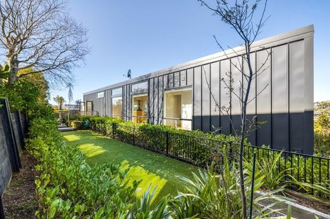 Photo of property in 110 Mount Pleasant Road, Mount Pleasant, Christchurch, 8081
