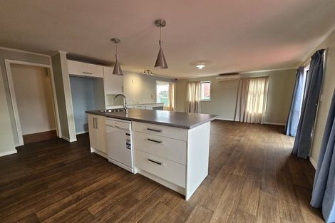 Photo of property in 3-3a Mana Avenue, Titahi Bay, Porirua, 5022