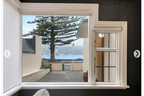 Photo of property in Sunhaven Flats, 262 Oriental Parade, Oriental Bay, Wellington, 6011