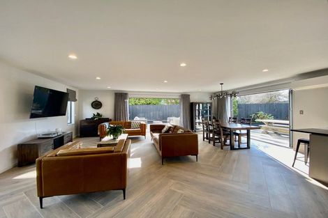 Photo of property in 5 Stoneleigh Green, Parklands, Christchurch, 8083