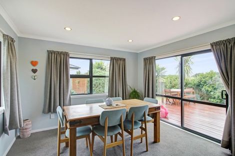 Photo of property in 9 Oxnam Place, Foxton Beach, Foxton, 4815