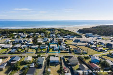 Photo of property in 12 Rangitane Street, Himatangi Beach, Foxton, 4891