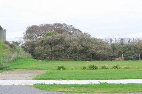 Photo of property in 5- 7 Howe Street, Foxton, 4814