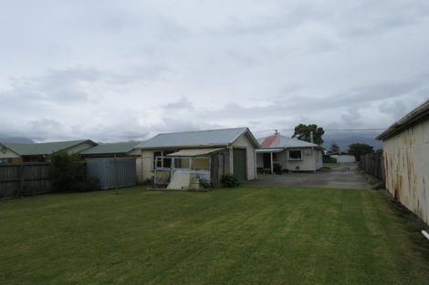 Photo of property in 27 Lyndhurst Street, Westport, 7825