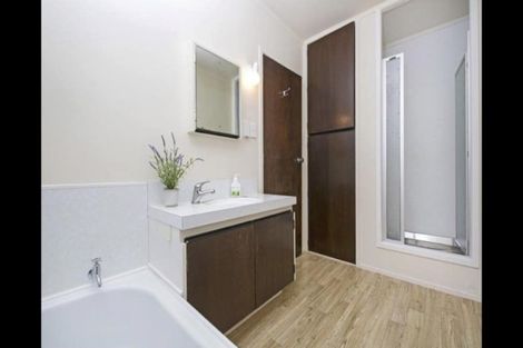 Photo of property in 2/17 Vida Place, Howick, Auckland, 2014