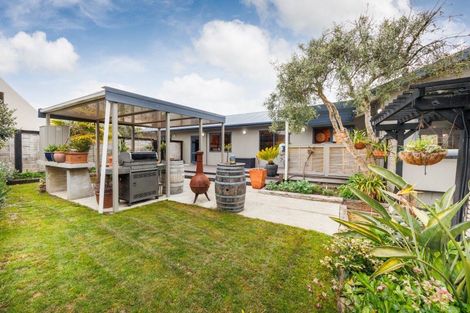 Photo of property in 23 Abby Road, Fitzherbert, Palmerston North, 4410