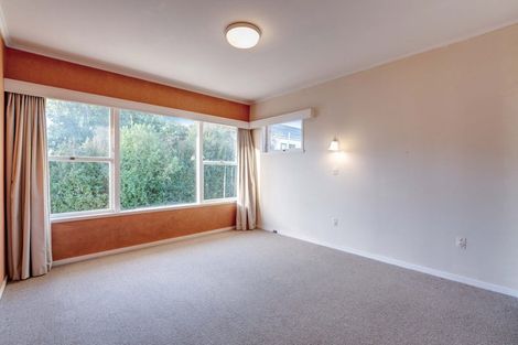 Photo of property in 1/229 Glenfield Road, Hillcrest, Auckland, 0627