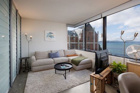 Photo of property in 2f5 Oriental Terrace, Mount Victoria, Wellington, 6011