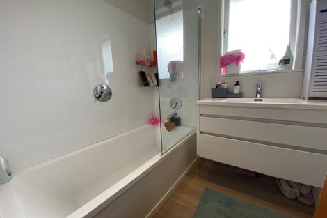 Photo of property in 38a Woodglen Road, Glen Eden, Auckland, 0602