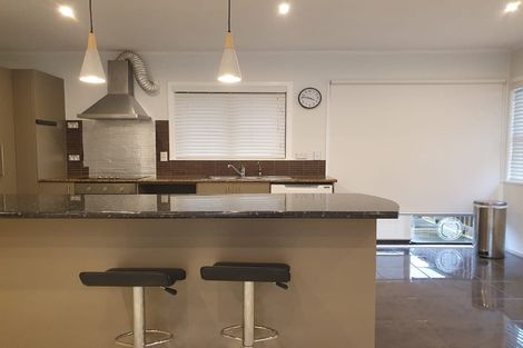 Photo of property in 71 Stottholm Road, Titirangi, Auckland, 0604