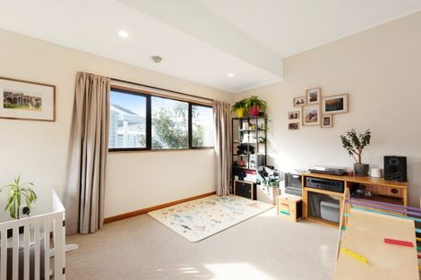 Photo of property in 16a Parklands Drive, Karori, Wellington, 6012