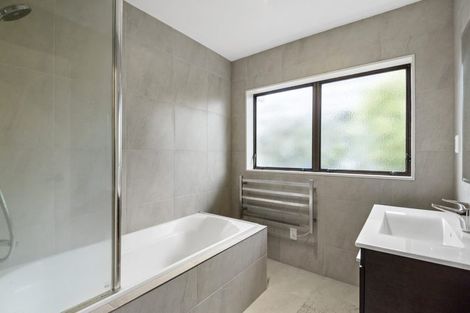 Photo of property in 133 Ocean View Road, Hillcrest, Auckland, 0627