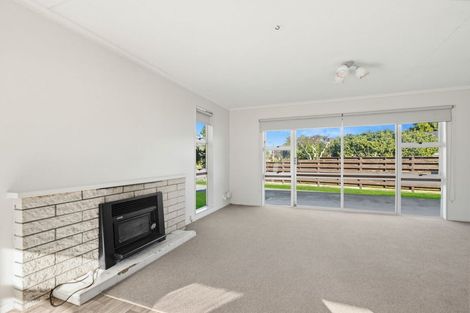 Photo of property in 37 Kimberley Grove, Westbrook, Palmerston North, 4412
