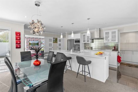 Photo of property in 6 Lakebridge Place, Parklands, Christchurch, 8083