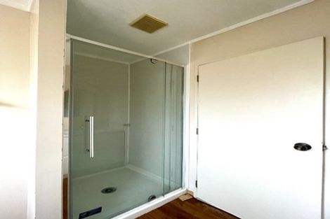 Photo of property in 10 Loughanure Place, Massey, Auckland, 0614