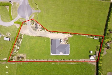 Photo of property in 33 Oriwa Lane, Levin, 5571