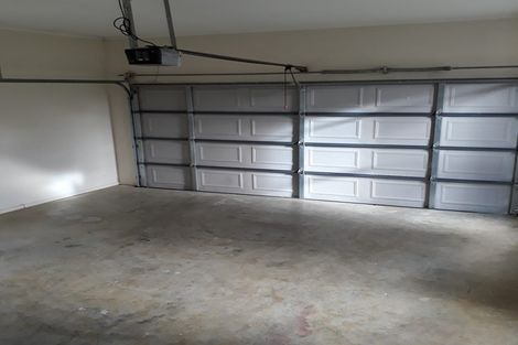 Photo of property in 20 Kathleen Reece Place, Waiuku, 2123