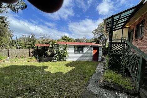 Photo of property in 1 Sunnyside Road, Sunnyvale, Auckland, 0612