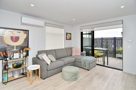 Photo of property in 8/10 New Brighton Road, Shirley, Christchurch, 8061