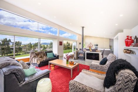 Photo of property in 17 Oram Drive, Turitea, Palmerston North, 4472