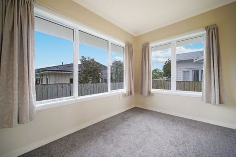 Photo of property in 8 Border Road, Henderson, Auckland, 0612