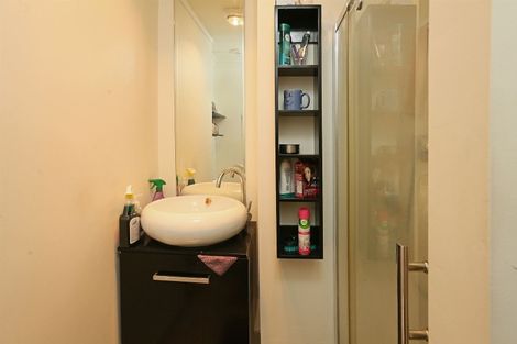 Photo of property in 3185 Great North Road, New Lynn, Auckland, 0600