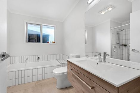 Photo of property in 11 Peet Row, Pokeno, 2471