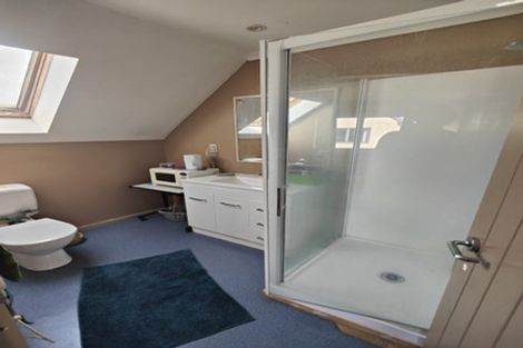 Photo of property in 162 Queens Drive, Lyall Bay, Wellington, 6022