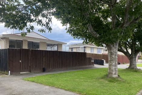 Photo of property in 21 Salford Avenue, Redwood, Christchurch, 8051
