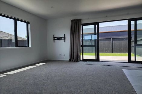 Photo of property in 140a Ngamotu Road, Spotswood, New Plymouth, 4310