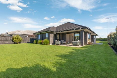 Photo of property in 22 Tauroa Drive, Tuakau, 2121