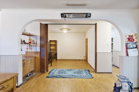Photo of property in 6 Edwards Avenue, Henderson, Auckland, 0610