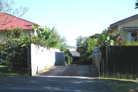 Photo of property in 2/19 Islington Avenue, New Lynn, Auckland, 0600