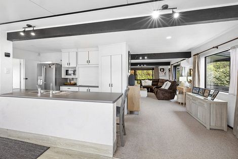 Photo of property in 14 Winstone Place, Highlands Park, New Plymouth, 4312