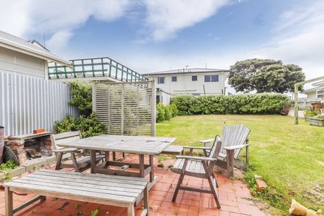 Photo of property in 128 Lyall Parade, Lyall Bay, Wellington, 6022