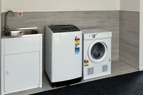 Photo of property in 12/116 Colwill Road, Massey, Auckland, 0614