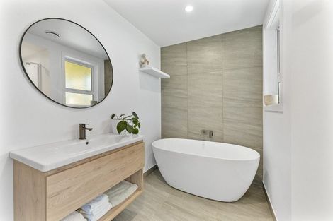 Photo of property in 6 Union Street, Merrilands, New Plymouth, 4312