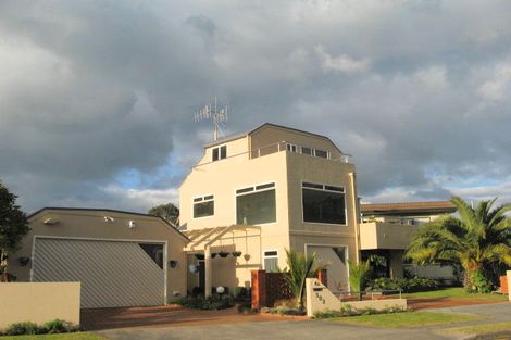 Photo of property in 302 Patuwai Drive, Whangamata, 3620