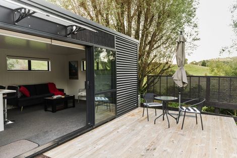 Photo of property in 261 Paparata Road, Bombay, 2675